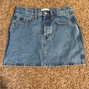 Universal Threads Medium Wash Jean Skirt Size 4R